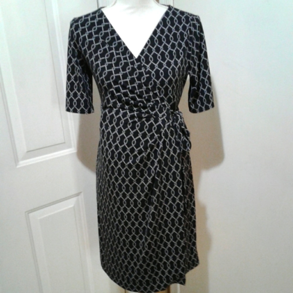 🌺 NWOT Motherhood Maternity Wrap Style Dress